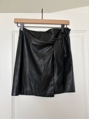 NWT Dress Forum Black Faux Leather Tie-Waist Mini Skirt
